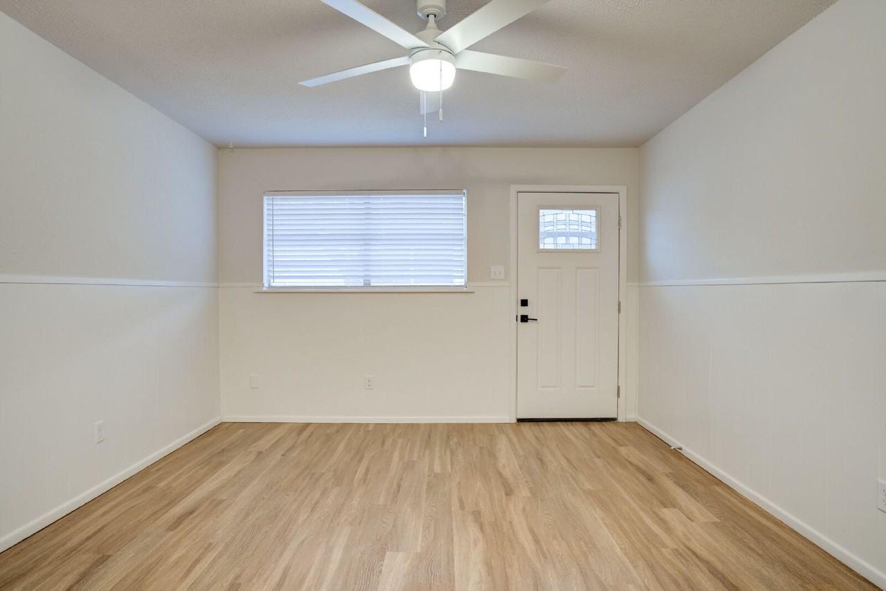 228 Hickory St - Photo 3 of 16