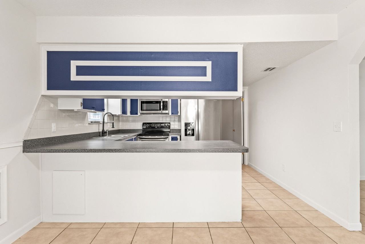 1527 Juniper Dr - Photo 4 of 31