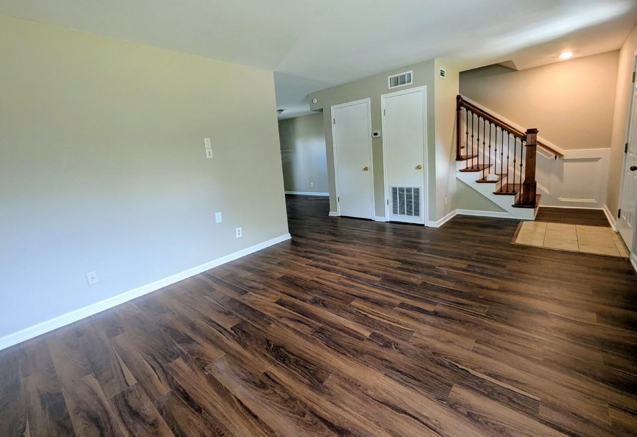 308 Kettering Ter - Photo 3 of 20