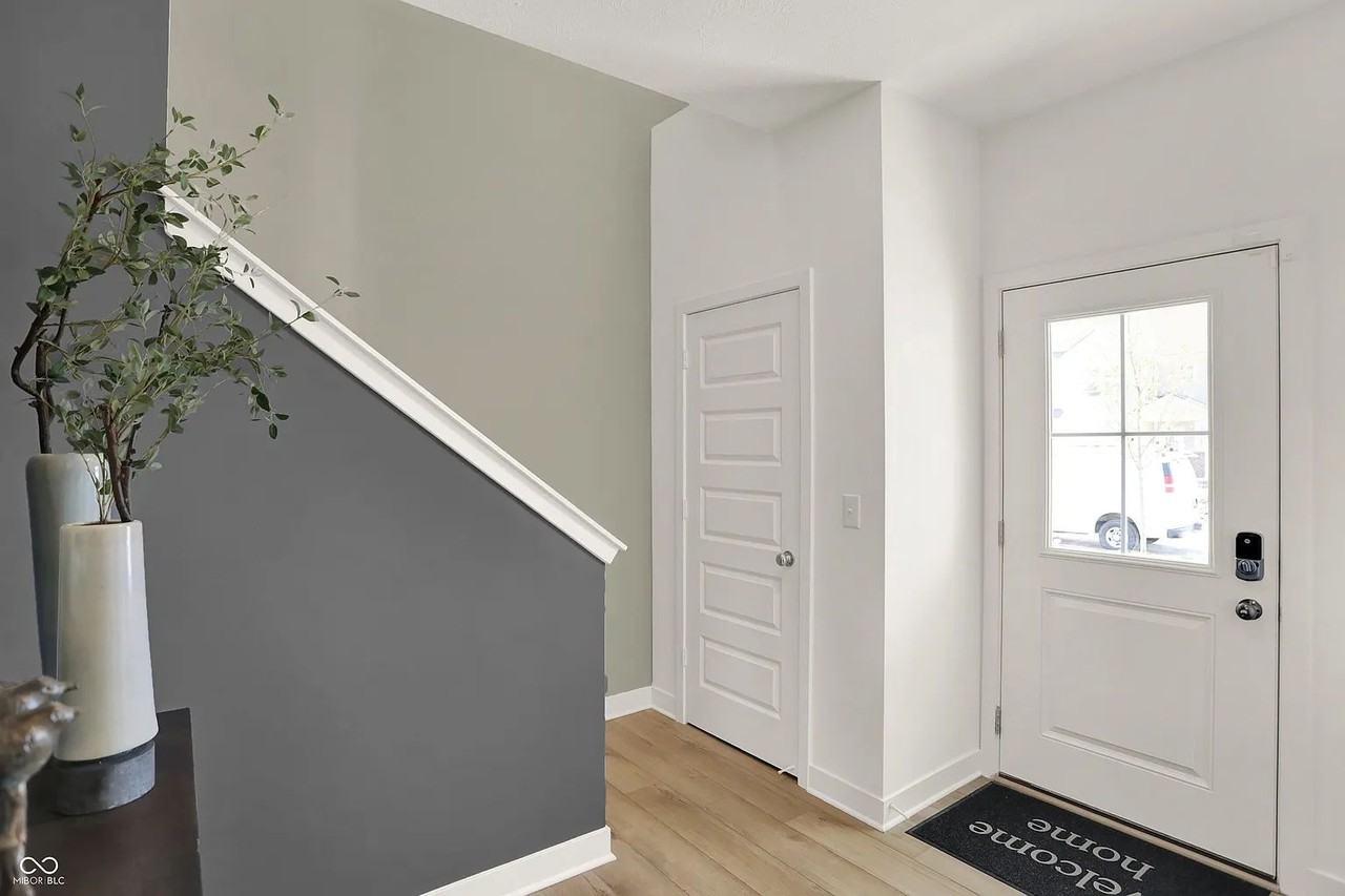 11812 Vale St - Photo 2 of 29