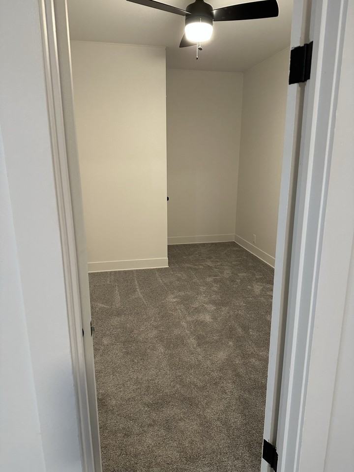 607 Sw Topeka Blvd #1 - Photo 5 of 22