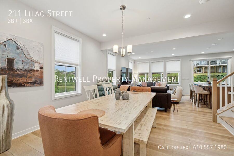 211 Lilac St - Photo 2 of 16