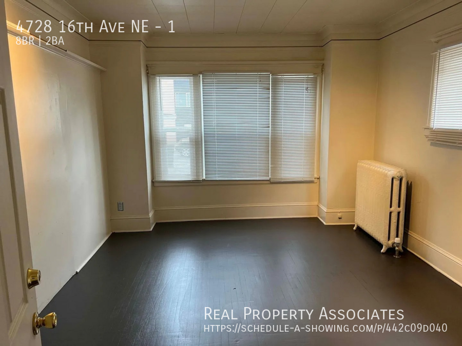 4728 16th Ave Ne #1 - Photo 7 of 9