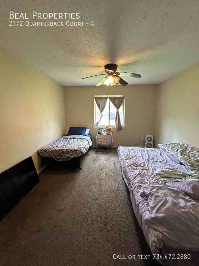 2372 Quarterback Ct #4 - Photo 3 of 9