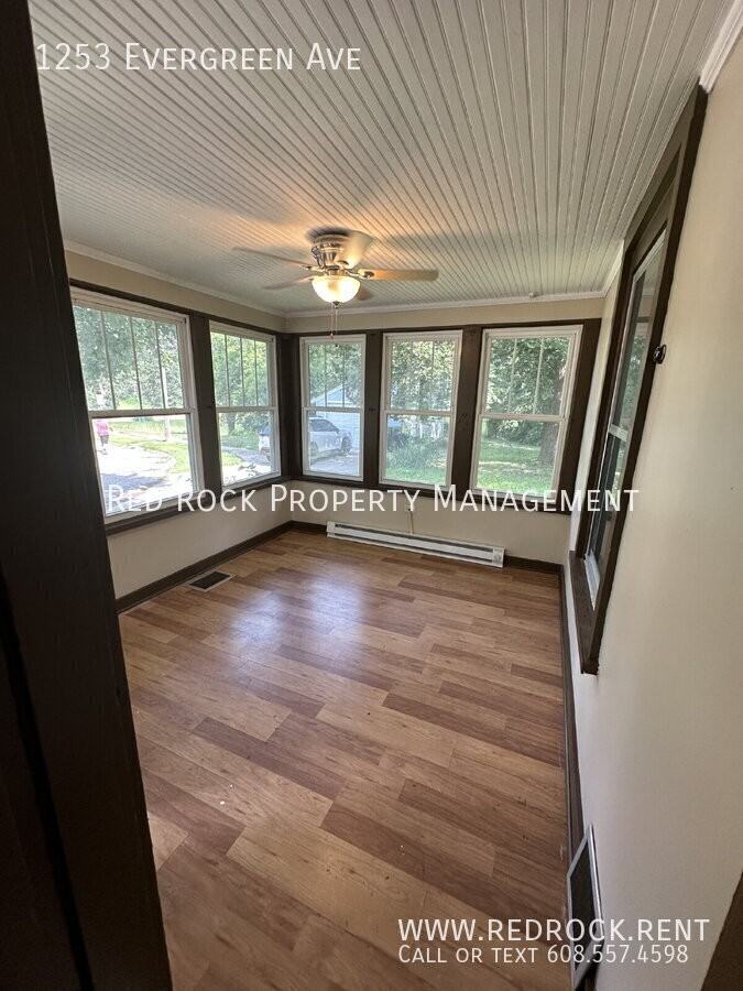 1253 Evergreen Ave - Photo 2 of 10