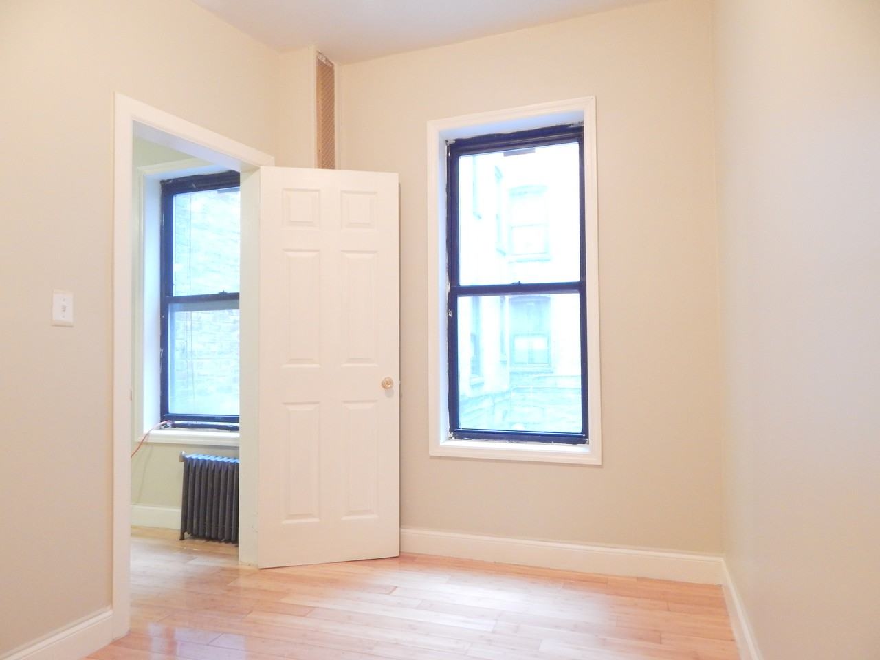 534 147th Street 3vp - Photo 3 of 5