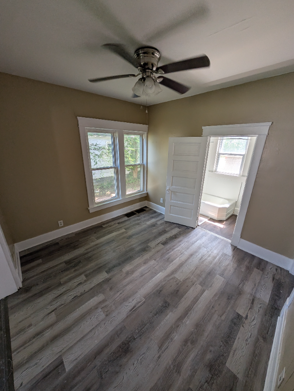 1019 W 10th St #DOWN - Photo 3 of 6