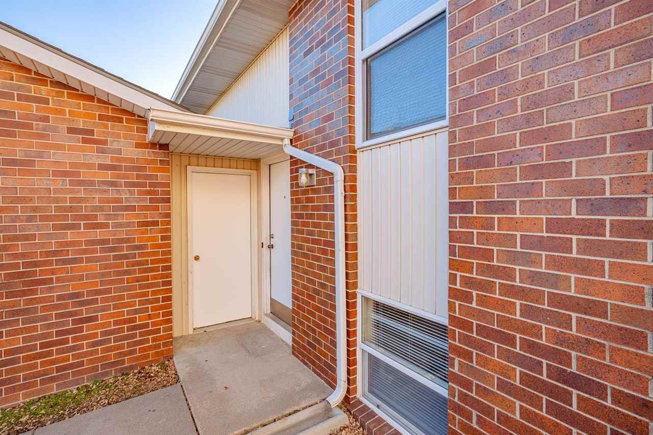 3415 Portia St - Photo 3 of 8