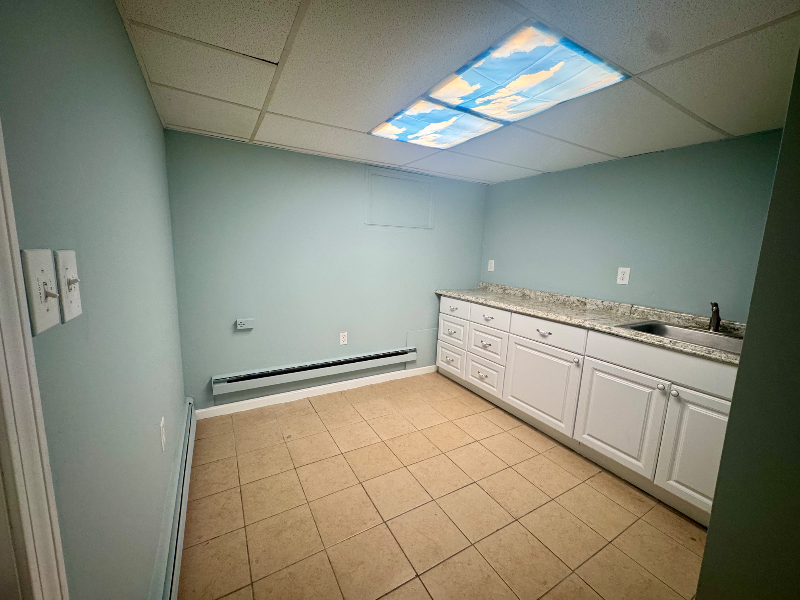 1362 Washington St - Photo 4 of 8