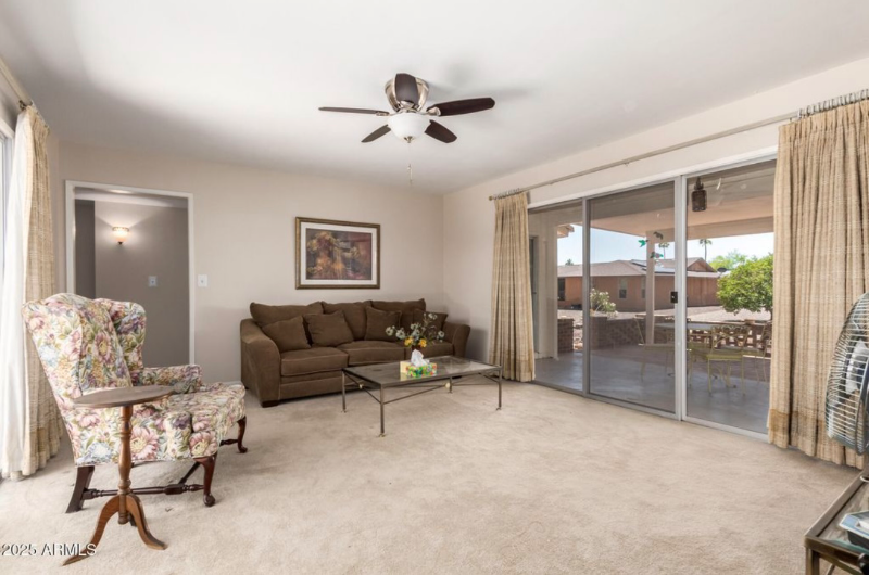 10325 W Cameo Dr - Photo 5 of 39