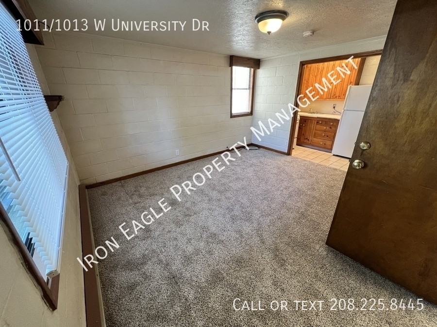 UNIVERSITY & - Photo 3 of 19