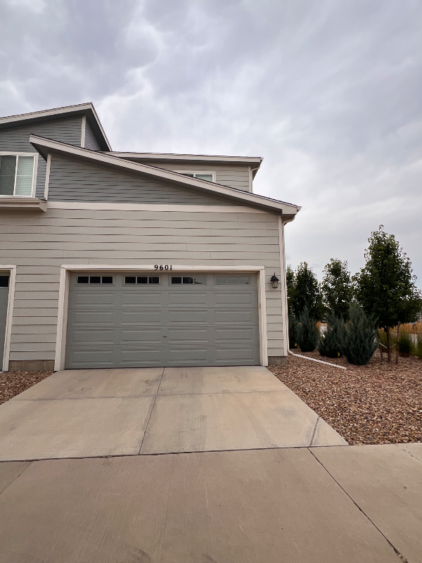 9601 Prairie Farm Dr - Photo 3 of 10