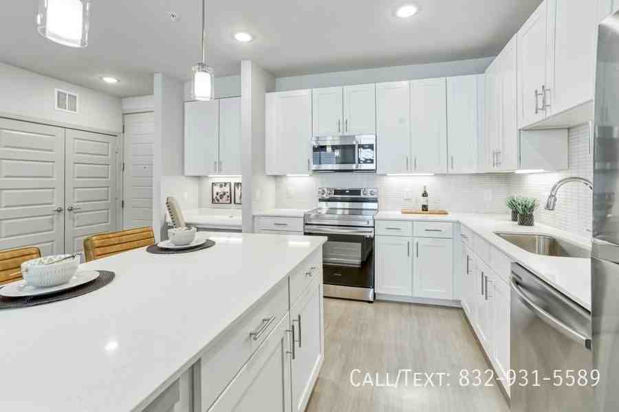 268 W Crosstimbers St #DAS - Photo 2 of 14