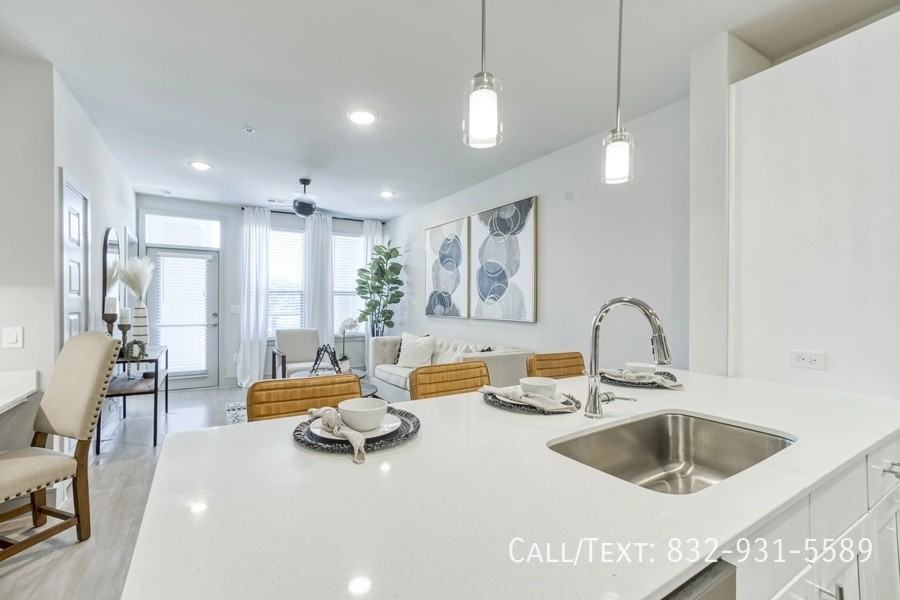 268 W Crosstimbers St #DAS - Photo 3 of 14