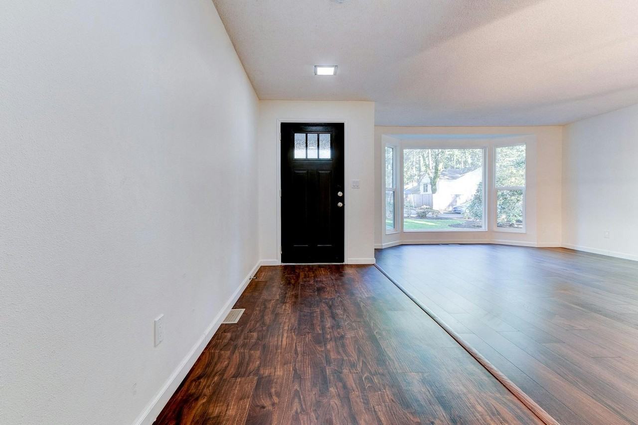 4830 SW Dawn St - Photo 2 of 47