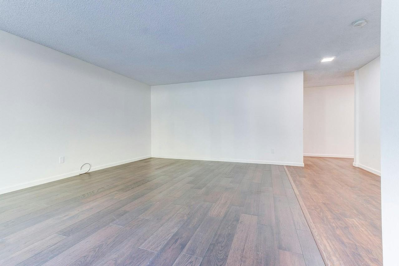 4830 SW Dawn St - Photo 3 of 47