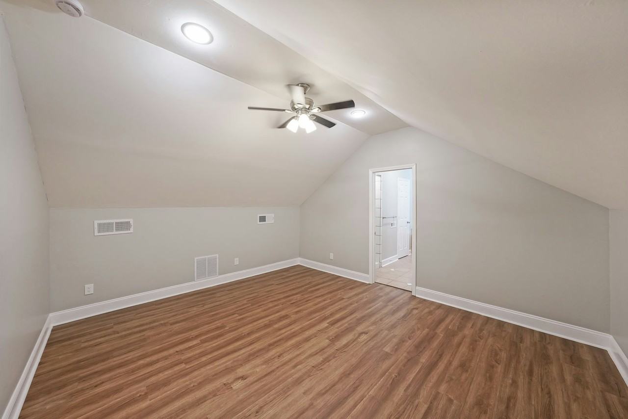 1075 McDaniel Street Southwest - Photo 3 of 42