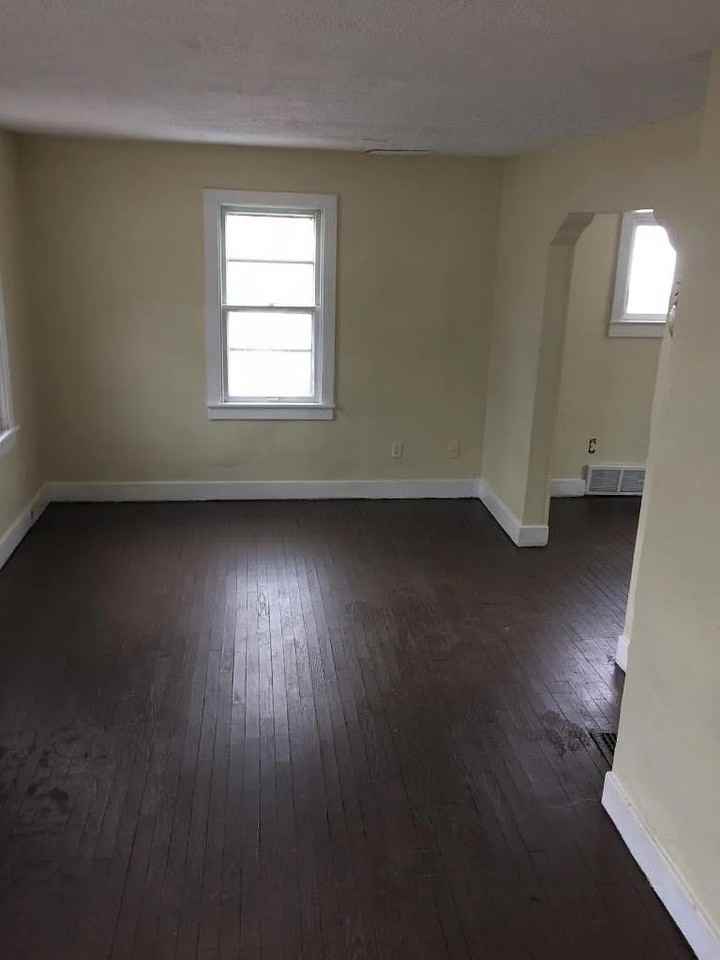 1604 Homewild Ave - Photo 2 of 3