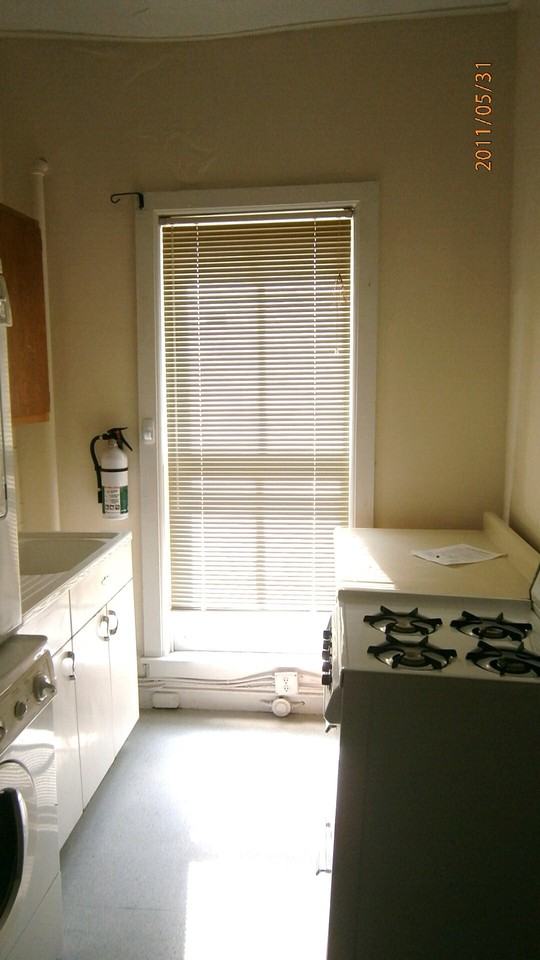 105 Dewitt Place - Photo 4 of 50