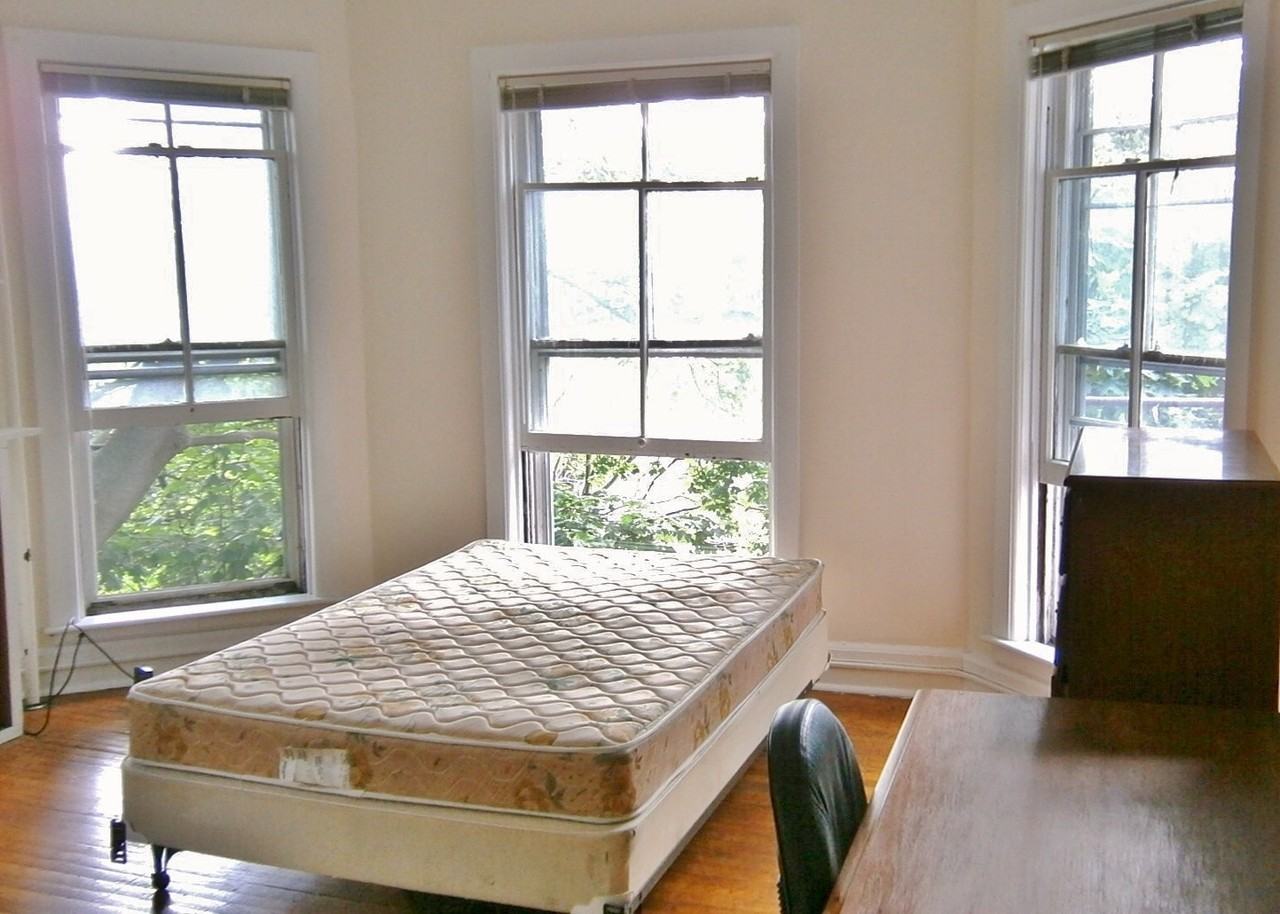 105 Dewitt Place - Photo 5 of 50