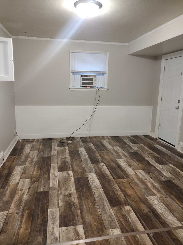 211 West 14th Street - Photo 3 of 10