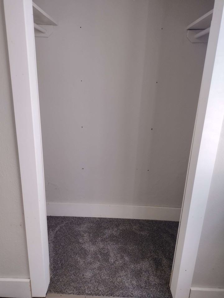 211 West 14th Street - Photo 4 of 10