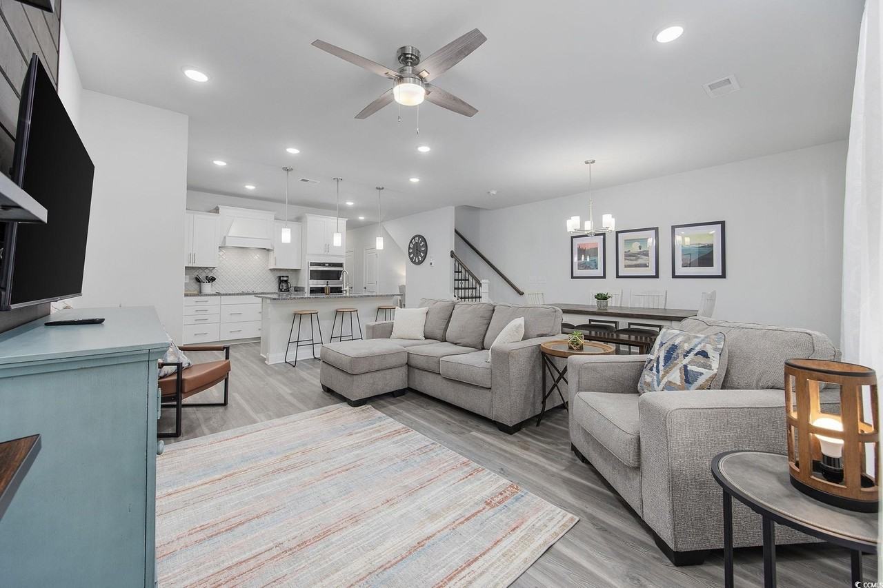 5130 Double Eagle Way - Photo 2 of 39