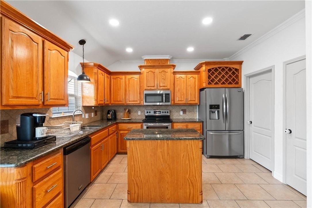 6902 Aaron Dr - Photo 3 of 20