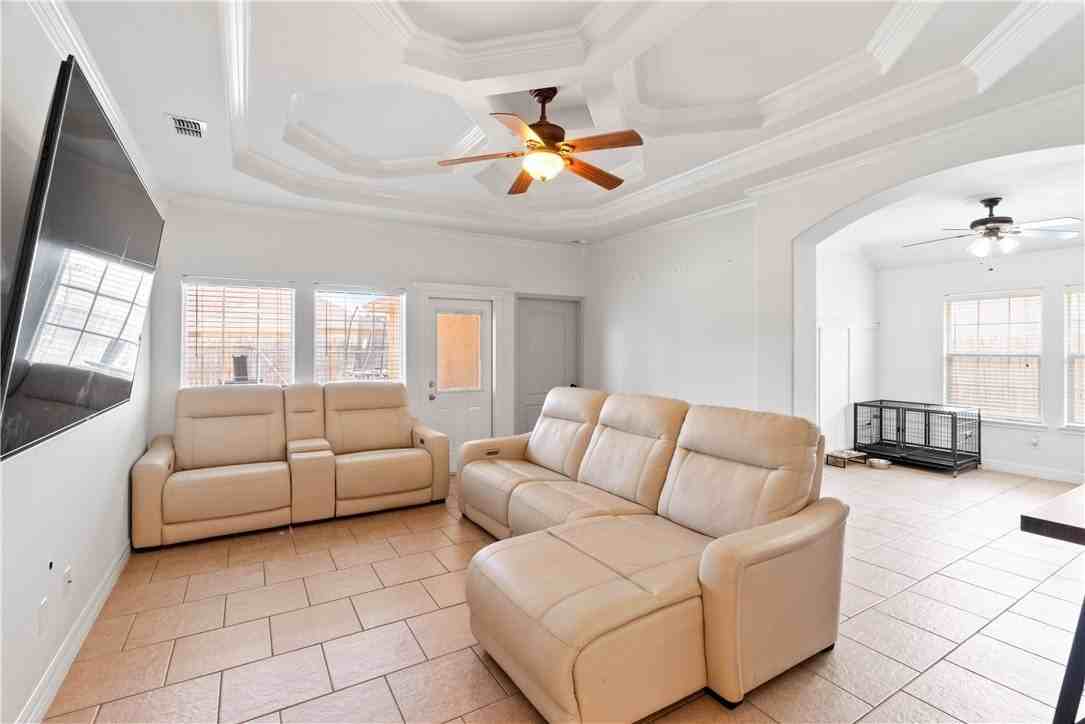 6902 Aaron Dr - Photo 7 of 20