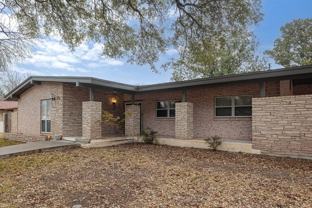 16 Larkwood Ln - Photo 1 of 1