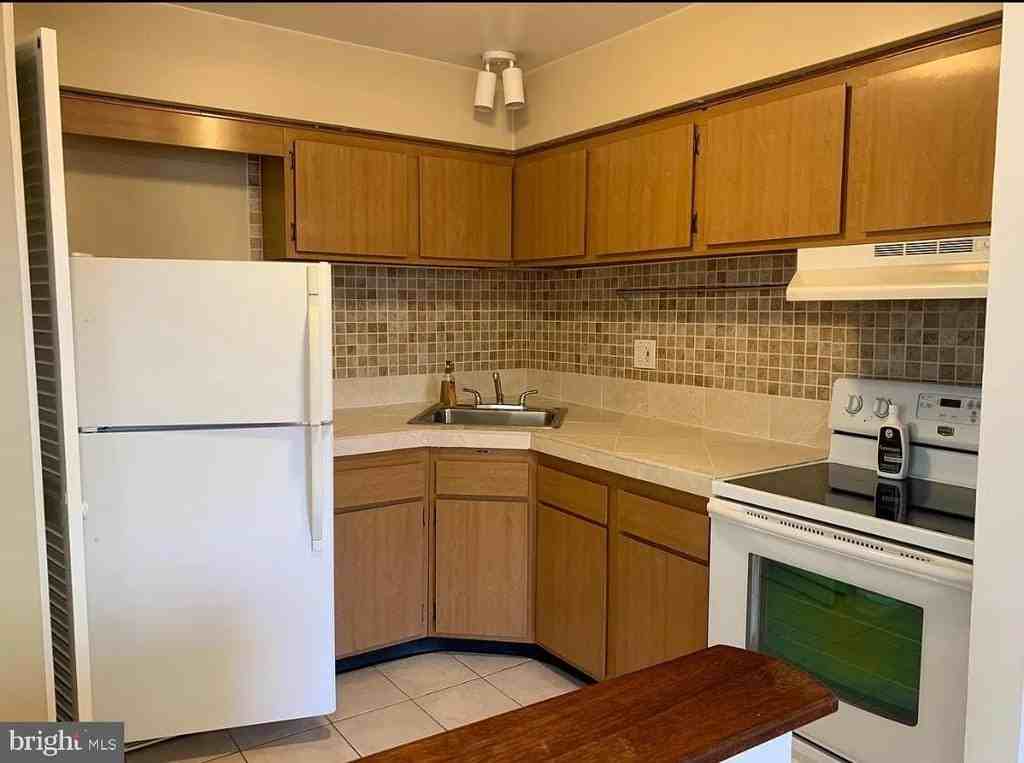 512 Stidman Drive #D1 - Photo 4 of 11