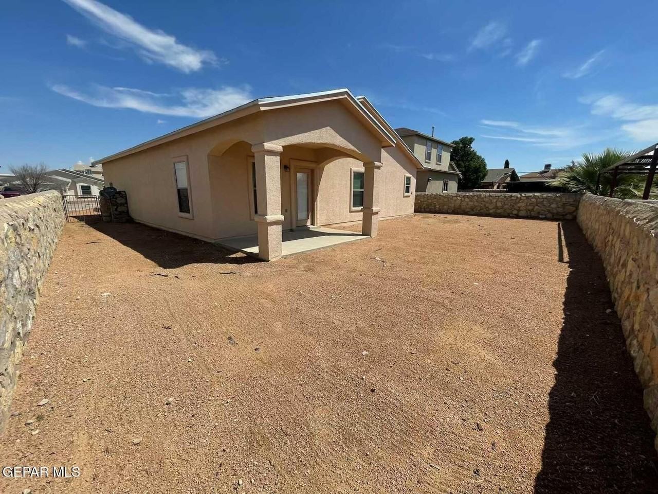 14712 Far View Ct - Photo 4 of 47