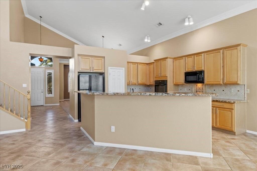 5863 Gushing Spring Ave - Photo 7 of 50