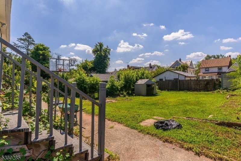 22 Swaine Pl - Photo 5 of 26