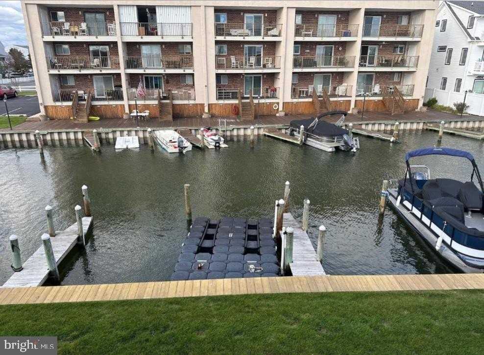 8908 Rusty Anchor Rd - Photo 3 of 15