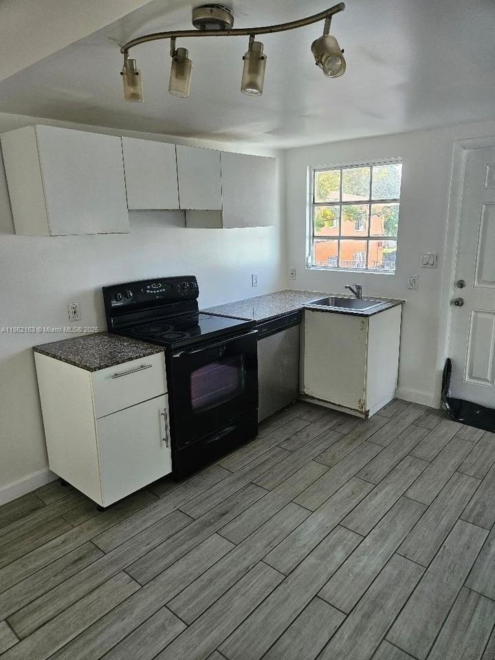 1035 Nw 5th St #3 - Photo 4 of 5