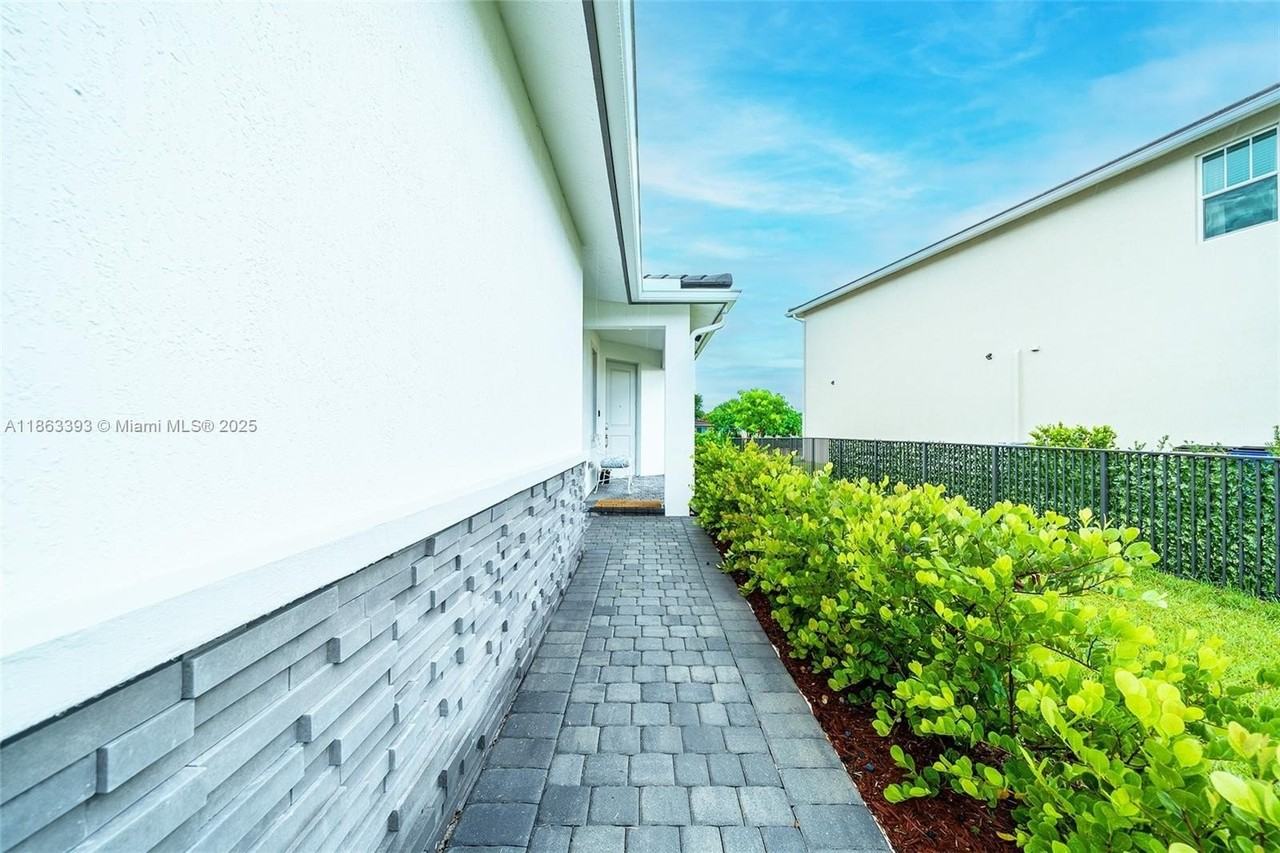 4230 Rosa Dr - Photo 4 of 50