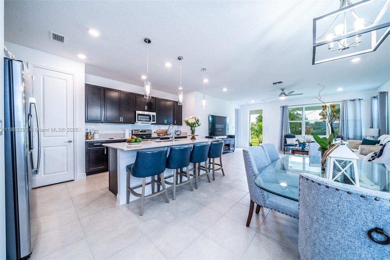 4230 Rosa Dr - Photo 7 of 50