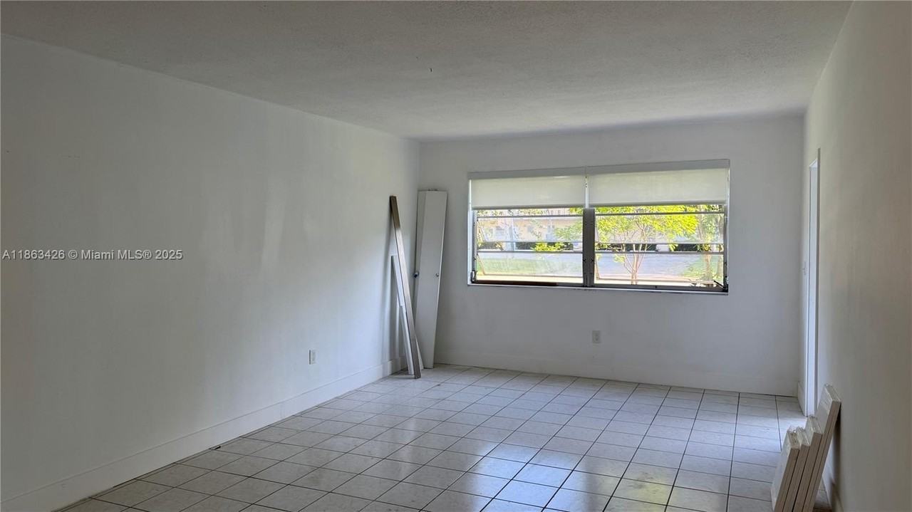 2950 Ne 201st Ter #E102 - Photo 6 of 9