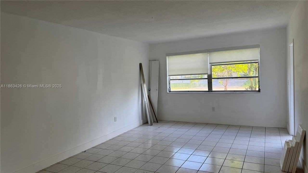 2950 Ne 201st Ter #E102 - Photo 7 of 9