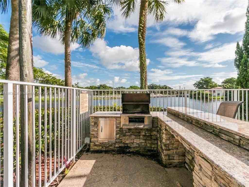 145 Sw 96th Ter #145 - Photo 3 of 39