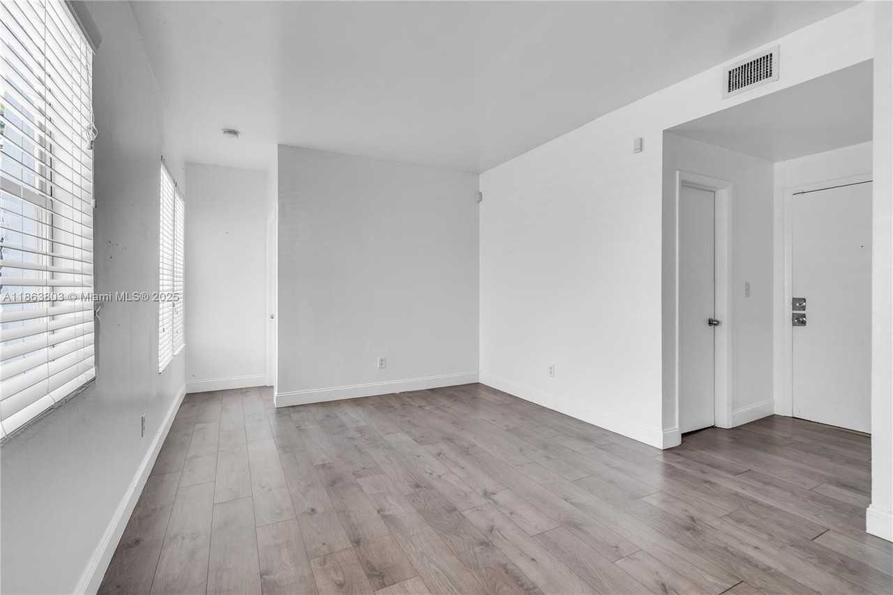 737 Jefferson Avenue #102 - Photo 6 of 34