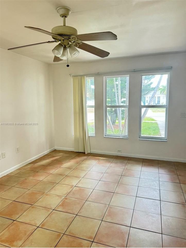 1327 Riverside Cir #1327 - Photo 3 of 20