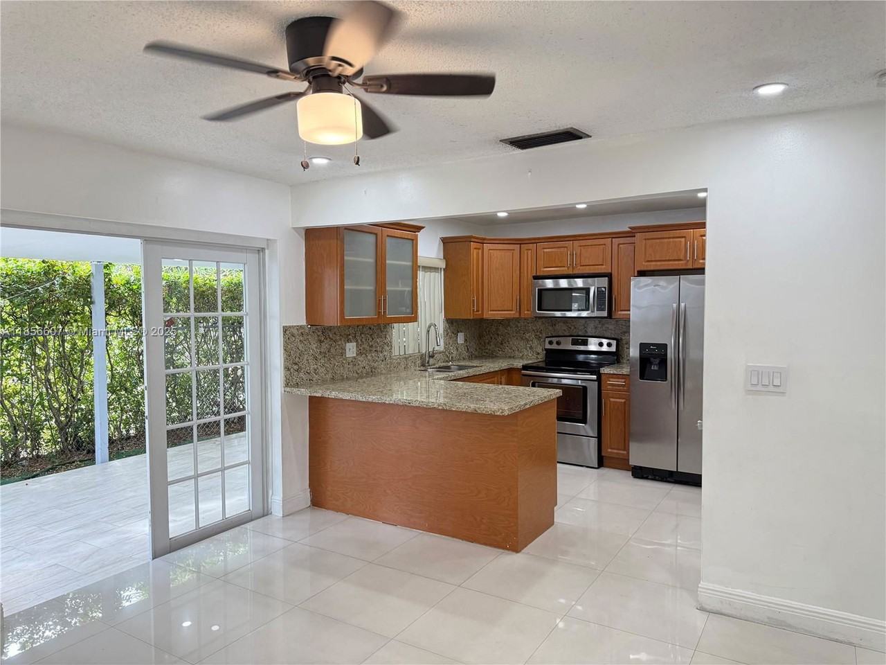 2321 Sw 106th Ct - Photo 3 of 8