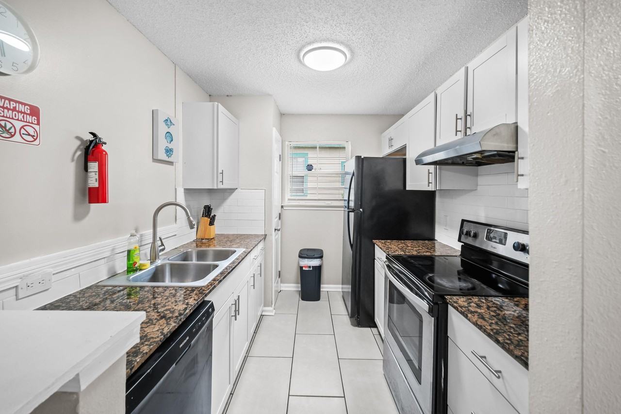 Leland St - Photo 2 of 11