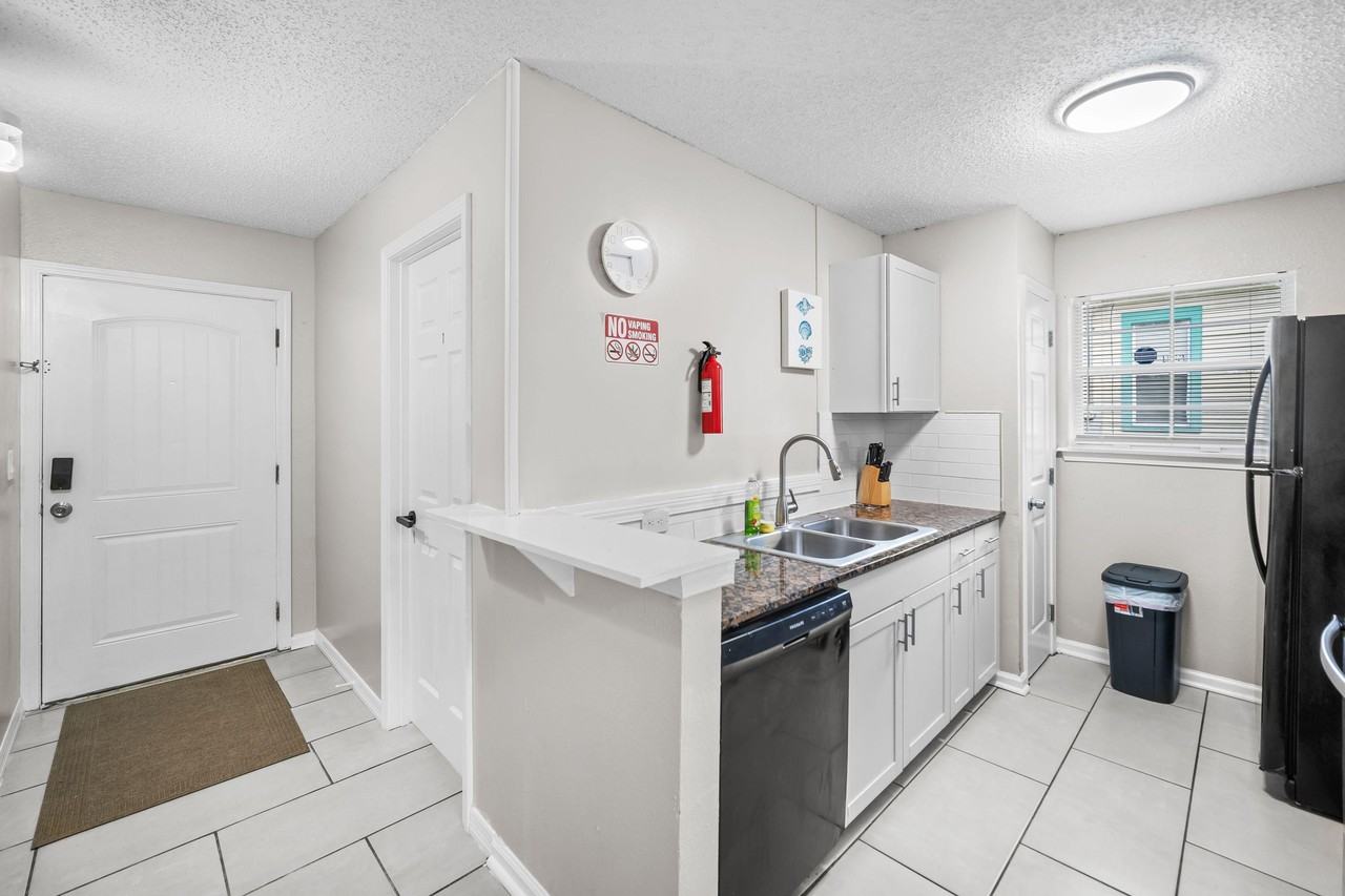 Leland St - Photo 3 of 11