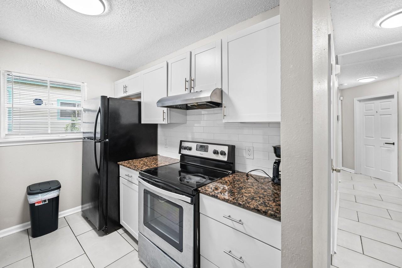 Leland St - Photo 4 of 11