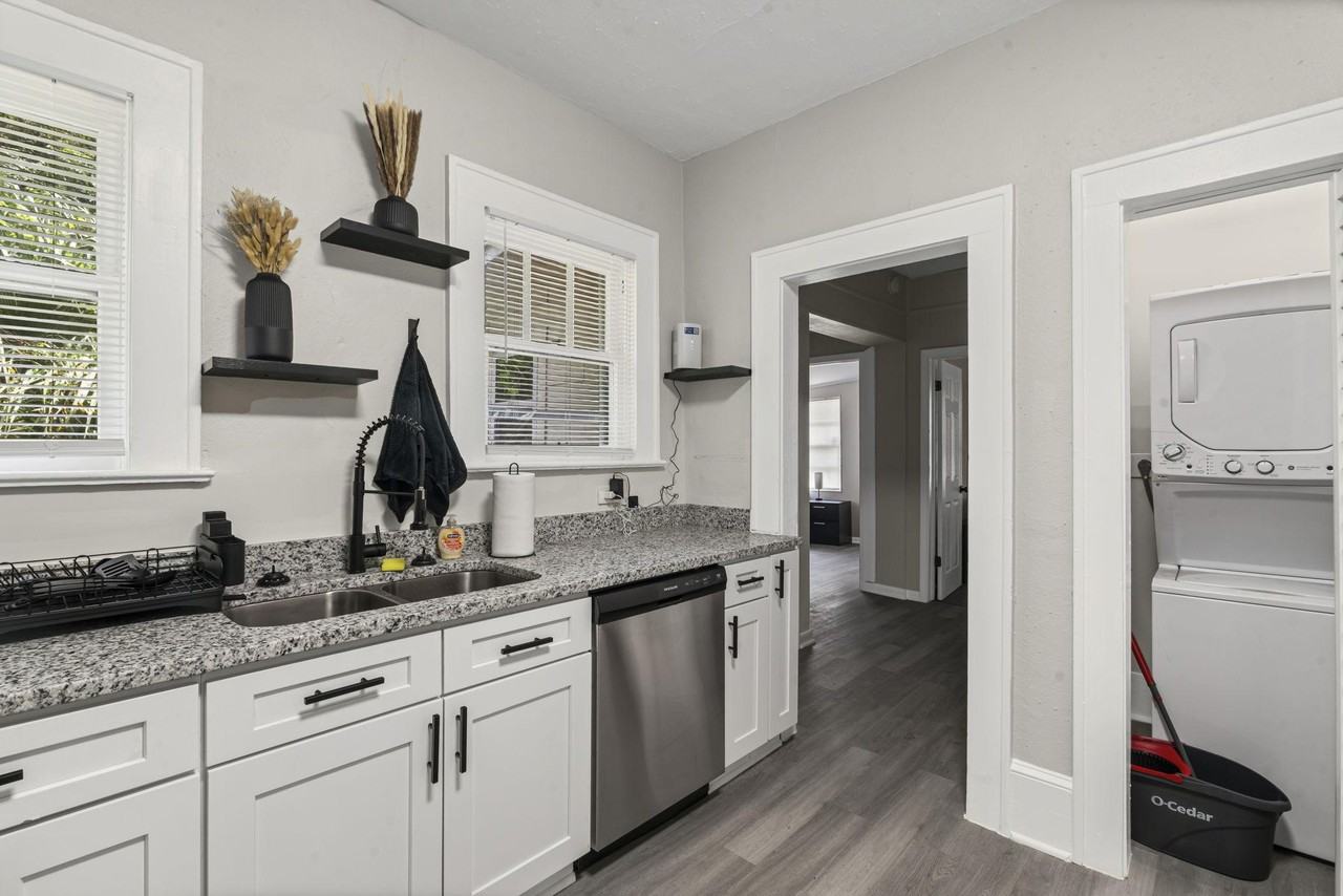 E 27th St - Photo 3 of 21