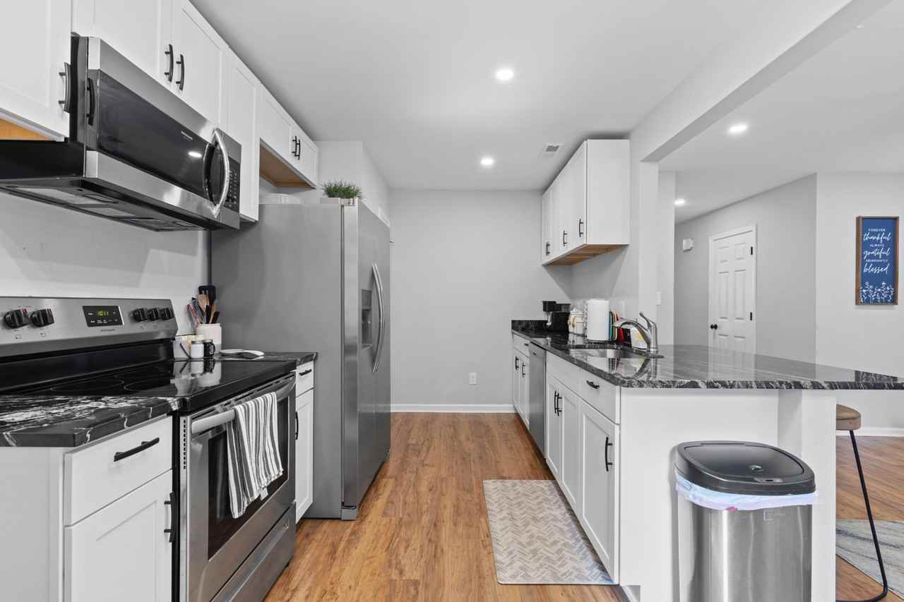 Dallas Street - Photo 4 of 13