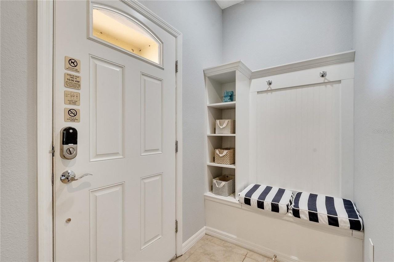 8827 Geneve Court - Photo 5 of 50